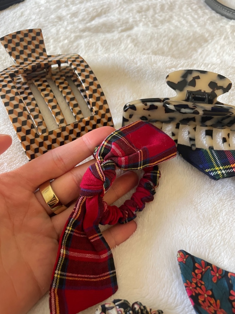 Assorted Women's Hair Clips & Bow Scrunchies - Multicolor - Picture 7 of 12